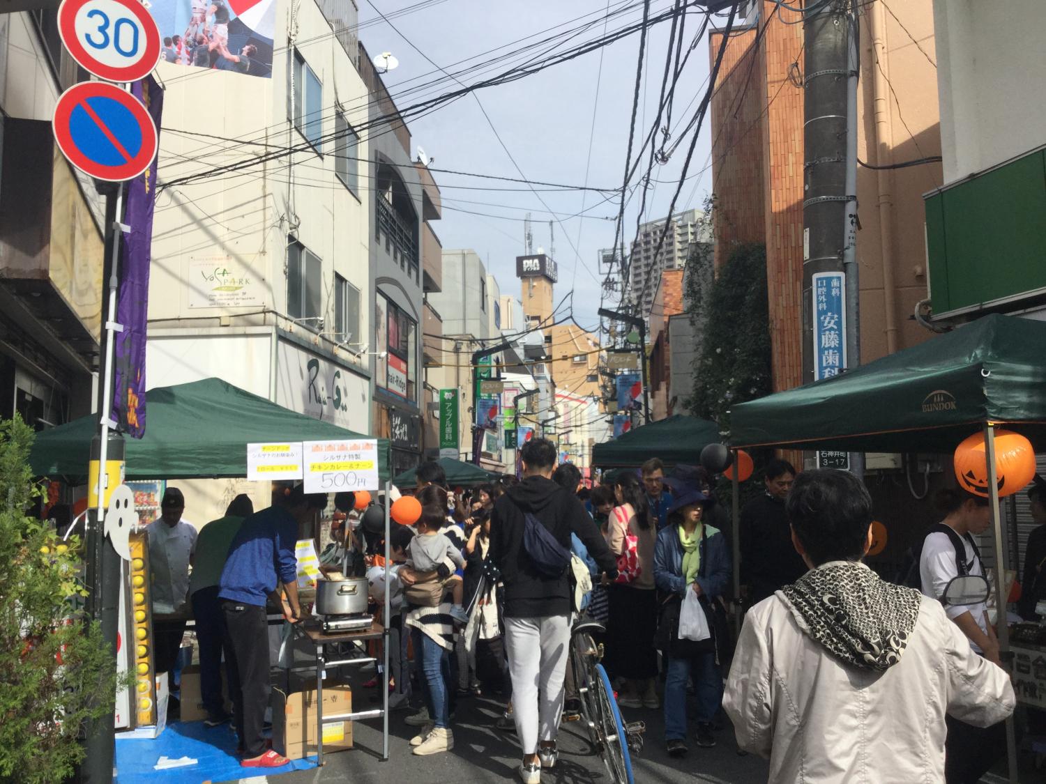 恒例の石神井商店街のハロウィン 2