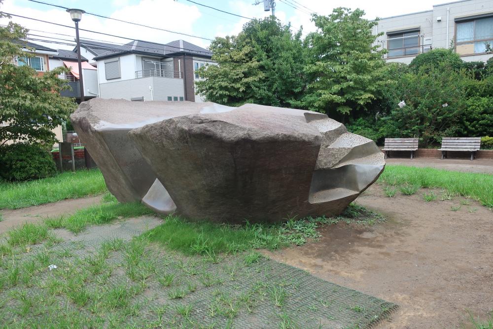 「石舞台」大泉中島公園　 2