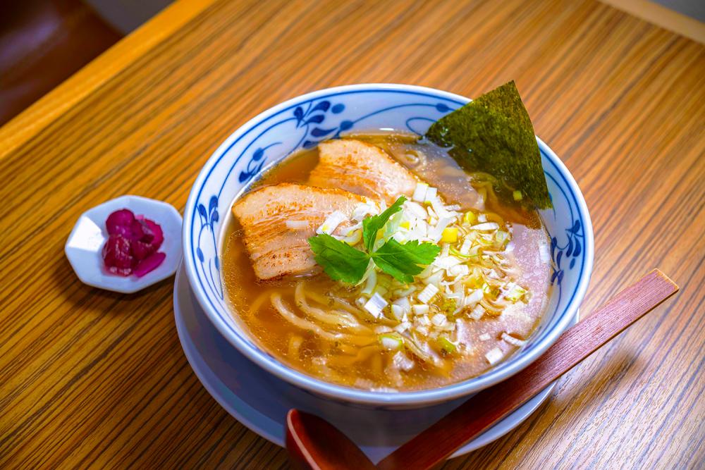 【麺屋寿（めんやことぶき）】